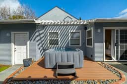 Japandi Design in Hillcrest | 4br | Hot Tub for 6