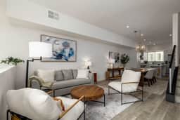 3BR with Hot Tub, Sunset Deck, AC, Luxury Dining