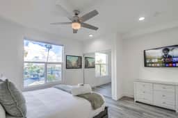 Park Blvd 304 | Contemporary | Brand New | Cozy