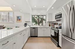 Grand Desire - Vibrant, Luxury, Beachside treat