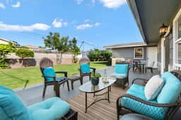 5br, Sleeps 10, 3 living rooms, Huge Back Yard