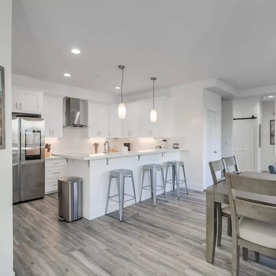 Park Blvd 304 | Contemporary | Brand New | Cozy