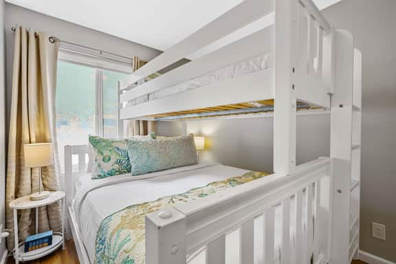 Beach-2-Bay 2br | Beach | AC | Patio