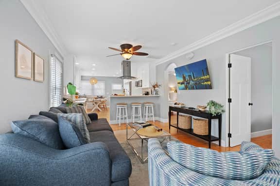 Endless Summer 3br Home| Patio | AC | Beach