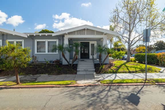 Japandi Design in Hillcrest | 4br | Hot Tub for 6