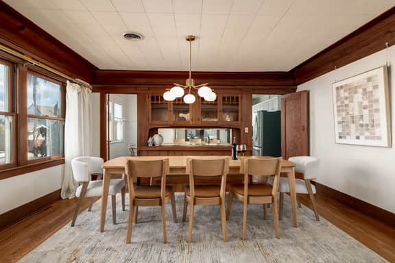 Japandi Design in Hillcrest | 4br | Hot Tub for 6