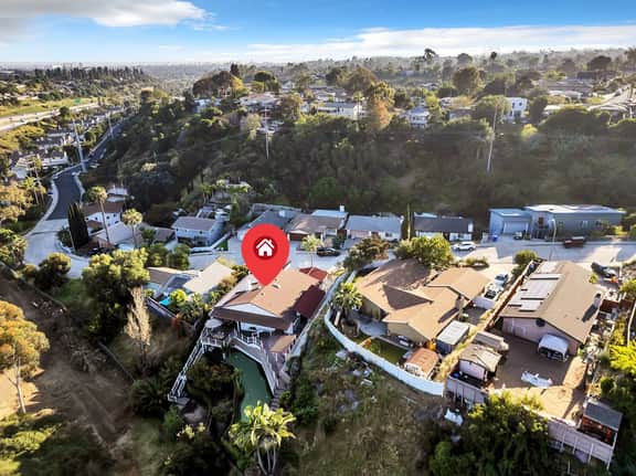 San Diego Hidden Gem: 4BR w/ Spa + Putting Green