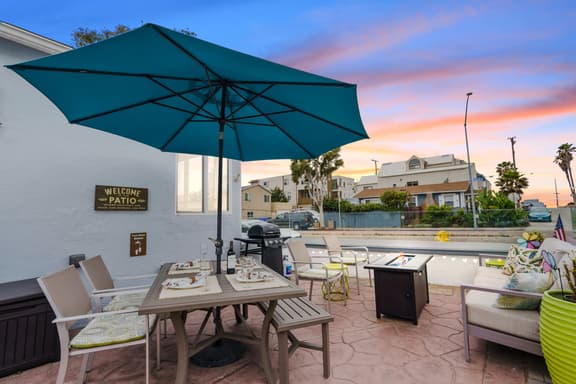 Beach-2-Bay 2br | Beach | AC | Patio